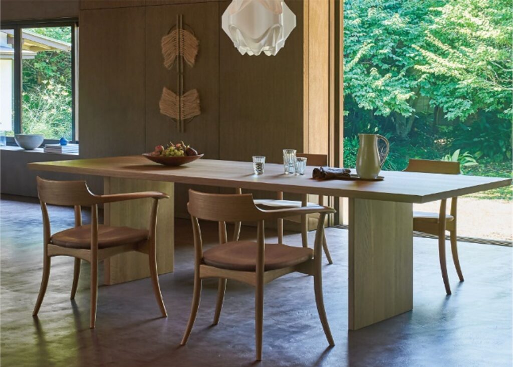 クレセントチェア