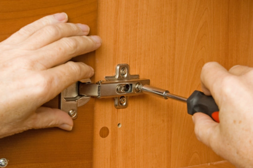 家具修理の出張対応イメージ